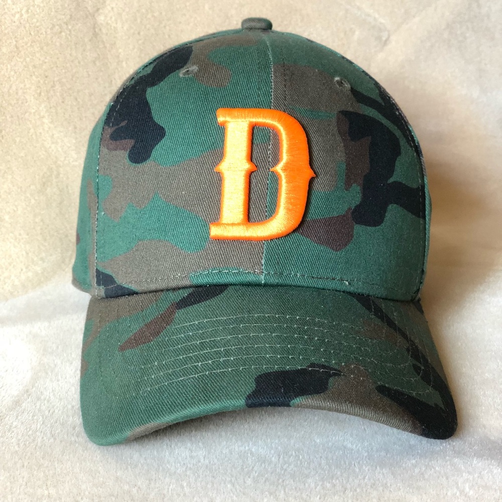 DICKIES CAMOUFLAGE STRAPBACK BRAND NEW